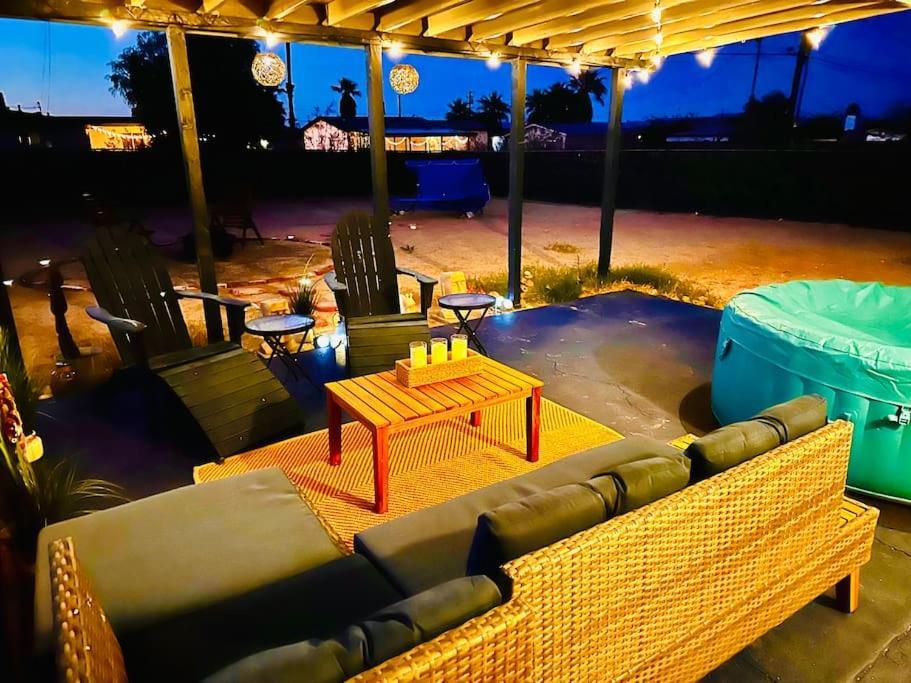 The Desert Monroe-Hot Tub-Firepit-Games-By Joshua Tree National Park 二十九棕榈村 外观 照片